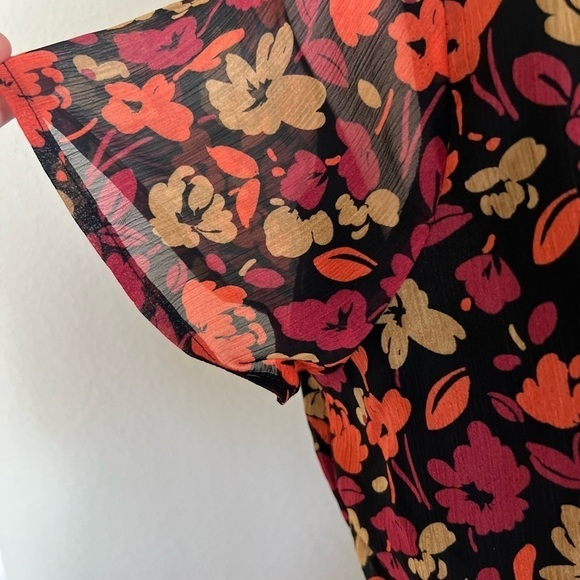 NWOT Kaileigh Floral Dress Floral Black Red Size Medium - Picture 4 of 14